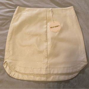 WILD HONEY - BONE FAUX LEATHER MINI SKIRT